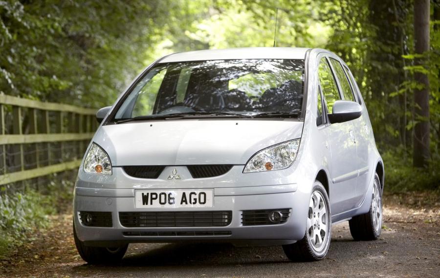  Mitsubishi Colt 5-Door 2004 года  (UK) (фото 18 из 33)